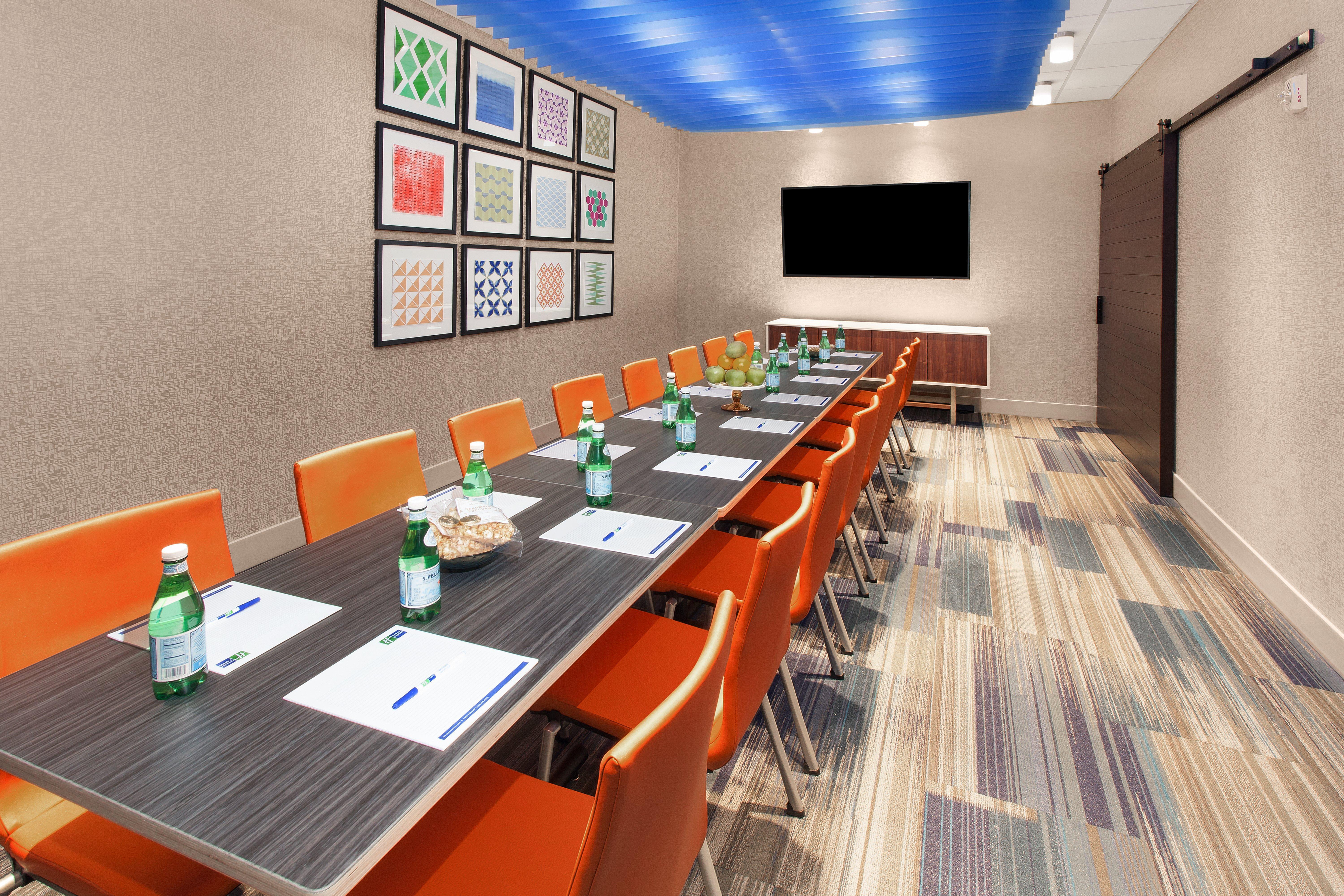 Holiday Inn Express & Suites - Sterling Heights-Detroit Area By Ihg Buitenkant foto